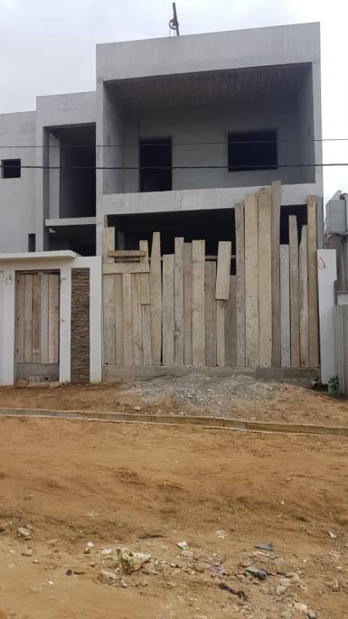 Abidjan immobilier | Maison / Villa à vendre dans la zone de Cocody-Riviera à 180 000 000 FCFA  | Abidjan-Immobilier.net