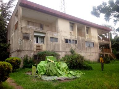 Abidjan immobilier | Maison / Villa à vendre dans la zone de Cocody centre à 750 000 000 FCFA  | Abidjan-Immobilier.net