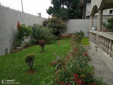 Abidjan immobilier | Maison / Villa à vendre dans la zone de Cocody-Angré à 180 000 000 FCFA  | Abidjan-Immobilier.net